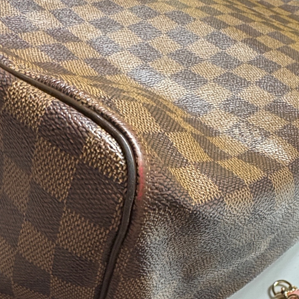 Louis Vuitton Speedy 30 Bandouliere
Damier Ebene plus wallet - Picture 11 of 17